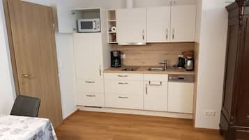 Fridge, microwave, dishwasher, coffee/tea maker
