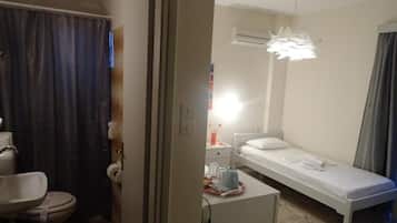 Laptop workspace, soundproofing, free WiFi