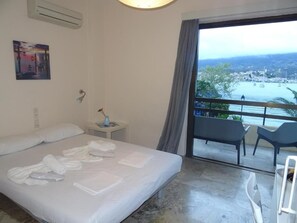 Laptop workspace, soundproofing, free WiFi - Villa Irene (Poros)