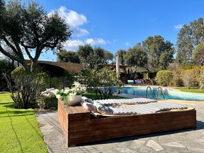 Indoor pool, outdoor pool - Charming Villa With Private Outdoor Pool (Grimaud)