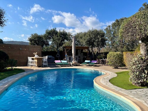 Charming Villa With Private Outdoor Pool