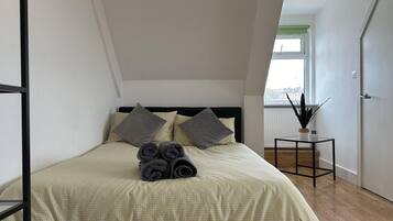 Apartment | 2 bedrooms, free WiFi, bed sheets