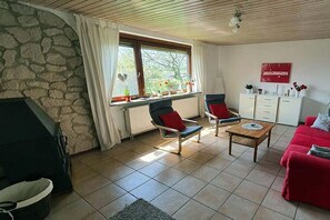 Smart TV, DVD player, stereo