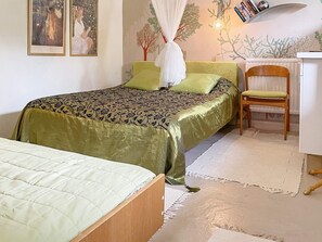 House | 2 bedrooms, individually furnished