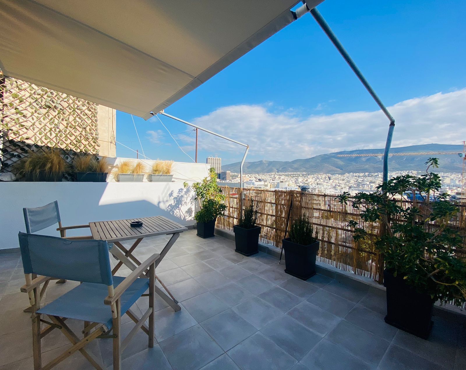 屋外ダイニングエリア