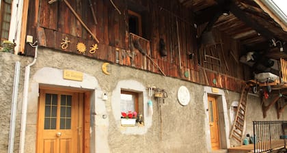 Chalet la Tournette Gite la Beccaz 80m2 au Premier Étage