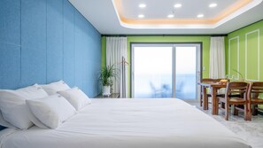 Basic Room, 1 Bedroom (OceanView202) - Changwon Healingtime Poolvilla Pension (Changwon)