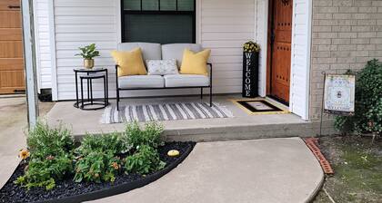 Orange Texas Honey Hive - Upscale living with small town charm.