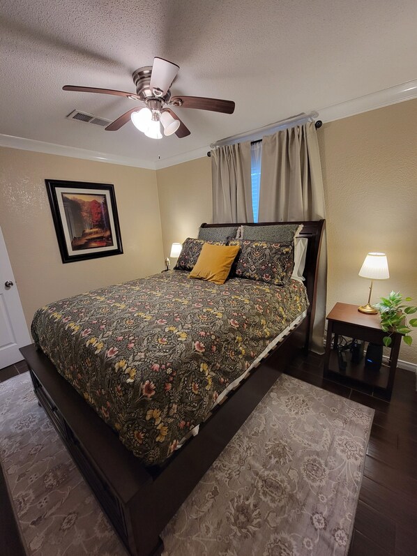 3 bedrooms, iron/ironing board, free WiFi, bed sheets