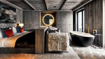 6 chambres, bureau, fer et planche Ă repasser, lit parapluie