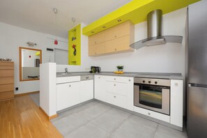 Oven, dishwasher, coffee/tea maker, electric kettle - Sunny Heart of Warsaw by Renters (Warsaw)