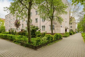 Exterior - Sunny Heart of Warsaw by Renters (Warsaw)