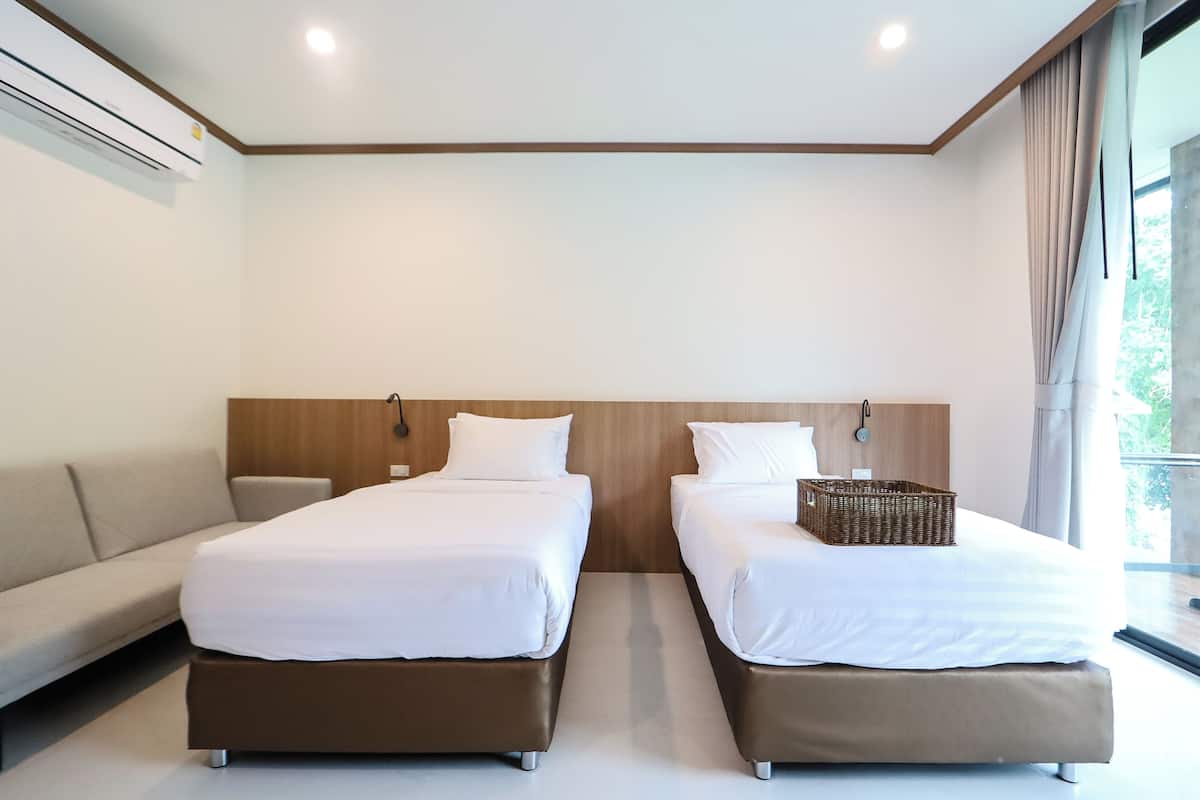 Deluxe Twin Room | Desk, soundproofing, free WiFi, bed sheets