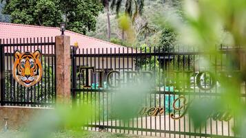 واجهة المنشأة