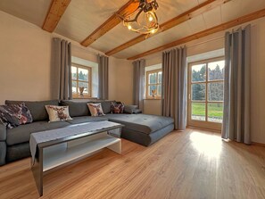 Apartment | Living room - Ferienwohnung im Bayerischen Wald mit Terrasse (Viechtach)