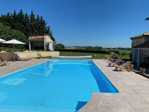 Outdoor pool - beautiful family country house (La Sauvetat)