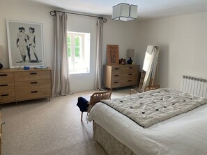 6 chambres, fer et planche à repasser, Wi-Fi gratuit, draps fournis