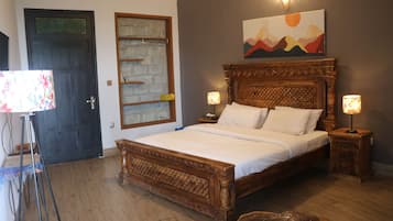 Deluxe Room | 1 bedroom, bed sheets