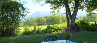 Situation Remarquable au Bord de la Nature Tout en Étant Dans Annecy