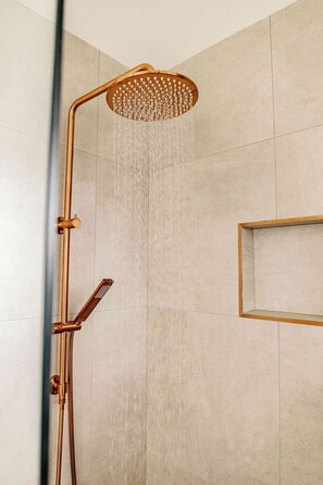Shower, towels