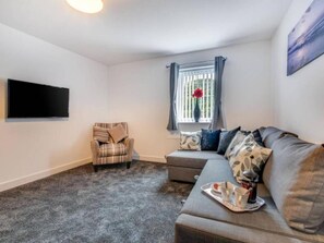 Living area - Sunset View Apartment in Skinningrove (Saltburn-by-the-Sea)