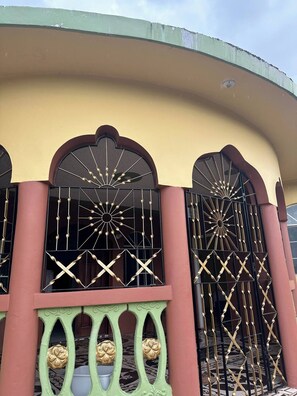 Exterior detail - 1 Bedroom 1 Bathroom in Negril 7 mins drive to Negril's famous Seven Mile Beach. (Negril)