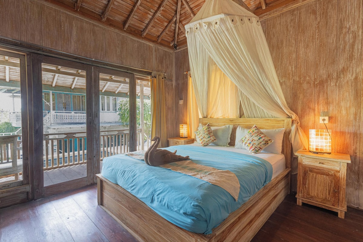 Deluxe Bungalow