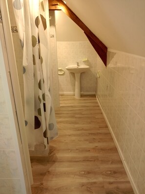 Shower, hair dryer, toilet paper - Au Dormeur du Val D'authie (Maintenay)