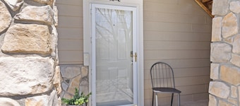 Beacon at the Lakes - Cozy & Bright 2bd/2ba Ground Level Condo