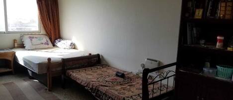 1 bedroom, desk, iron/ironing board, WiFi