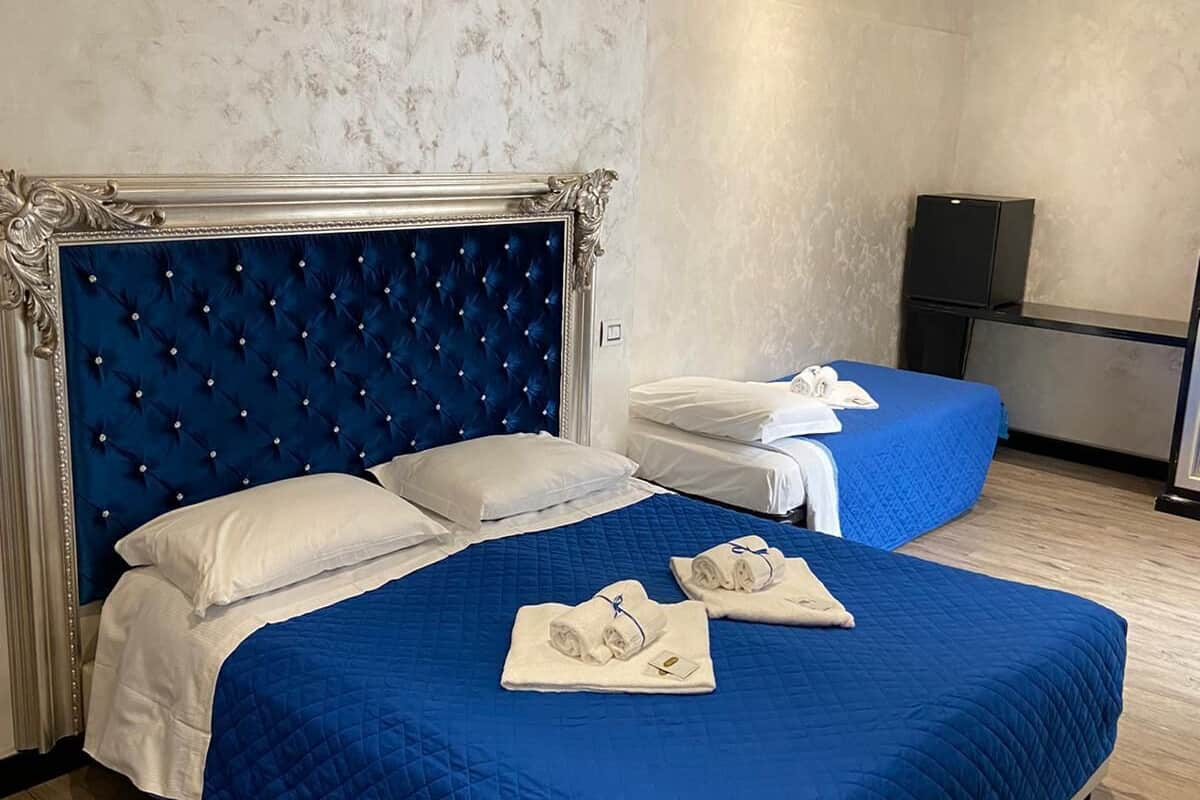 Classic Triple Room | Desk, WiFi (free)