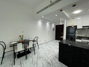 Dining - Stay in heart of Dubai Marina - LUX 1BRD Apartment  (Dubai)