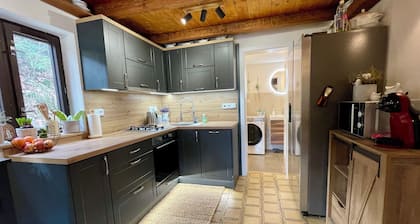 Cozy retreat in relaxing location! Quality hiking, biking, history and cuisine.
