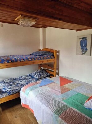 2 bedrooms, iron/ironing board, free WiFi, bed sheets - Maison de Vacances à la Ferme en Bourgogne 4/6 Personnes (Montret)