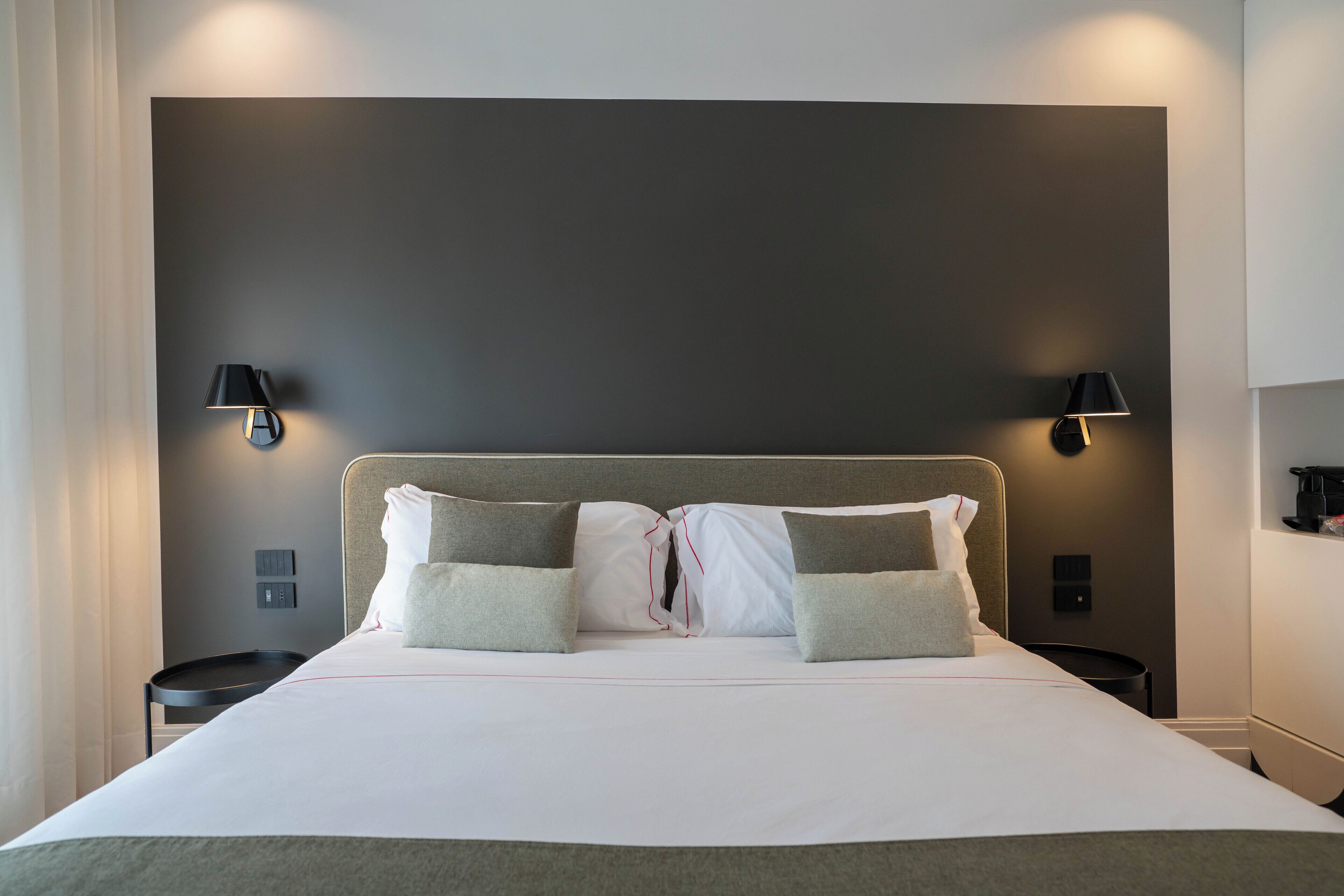 Minibar, soundproofing, free WiFi