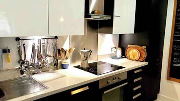 Fridge, microwave, oven, dishwasher