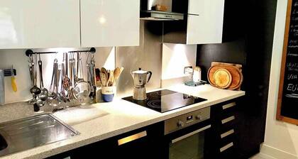 Large 2-bed 2-bath ground-floor flat in Hoxton, large patio, great transpt links