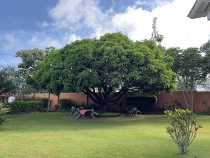 Garden - Sunset Hotel Entebbe (Entebbe)