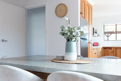 3 Bedroom Home: Parking & WiFi