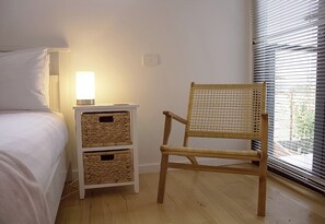 5 bedrooms, iron/ironing board, free WiFi, bed sheets