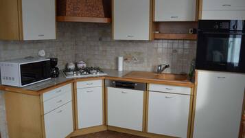 Køleskab, mikrobølgeovn, ovn, opvaskemaskine