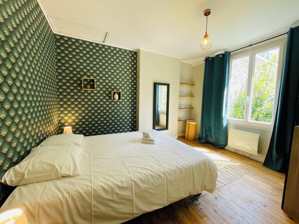 2 chambres, fer et planche à repasser, lit parapluie, Wi-Fi gratuit