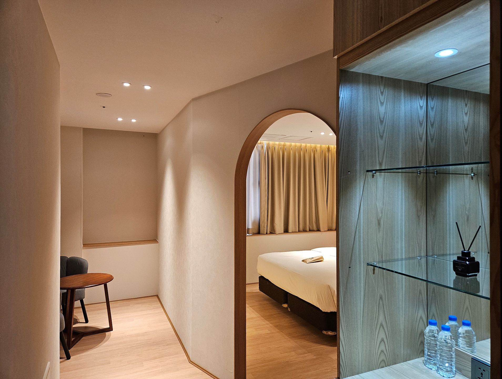 Signature Double A | Down comforters, minibar (free items), soundproofing, WiFi (free)