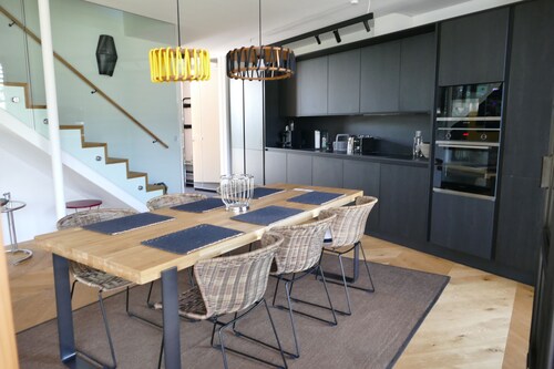 Enjoy pure relaxation in our luxurious lake-side holiday home
