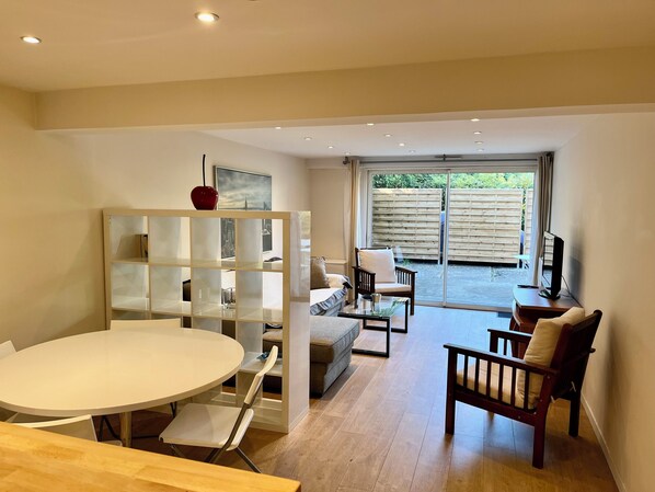 Interior - 2 Pièces 45 m2 Très au Calme, à 20mn de L'étoile en RER (Rueil-Malmaison)