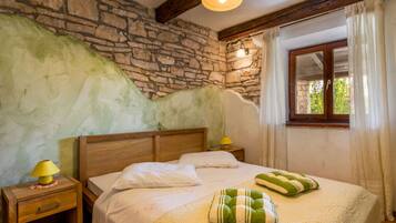 Villa | 4 bedrooms, iron/ironing board