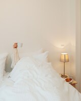 2 bedrooms, desk, laptop workspace, soundproofing