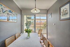 Dining - 10 minute walk to beautiful Žnjan beaches! Old town of Split 3 buss statins away (Split)