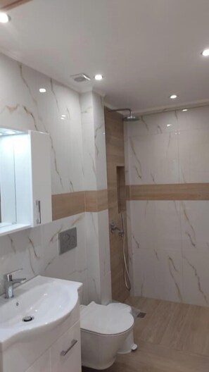 Shower, towels