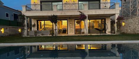 المنشأة من الخارج